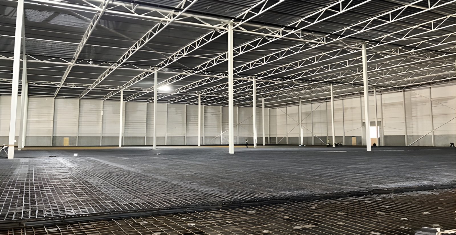 Tussen de tien hallen in het warehouse bevinden zich brandwanden van Xella cellenbeton met een gezamenlijk oppervlakte van 21.000 m2.